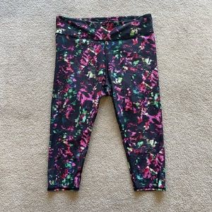 Fabletics Mid-Rise Printed Powerhold Capri